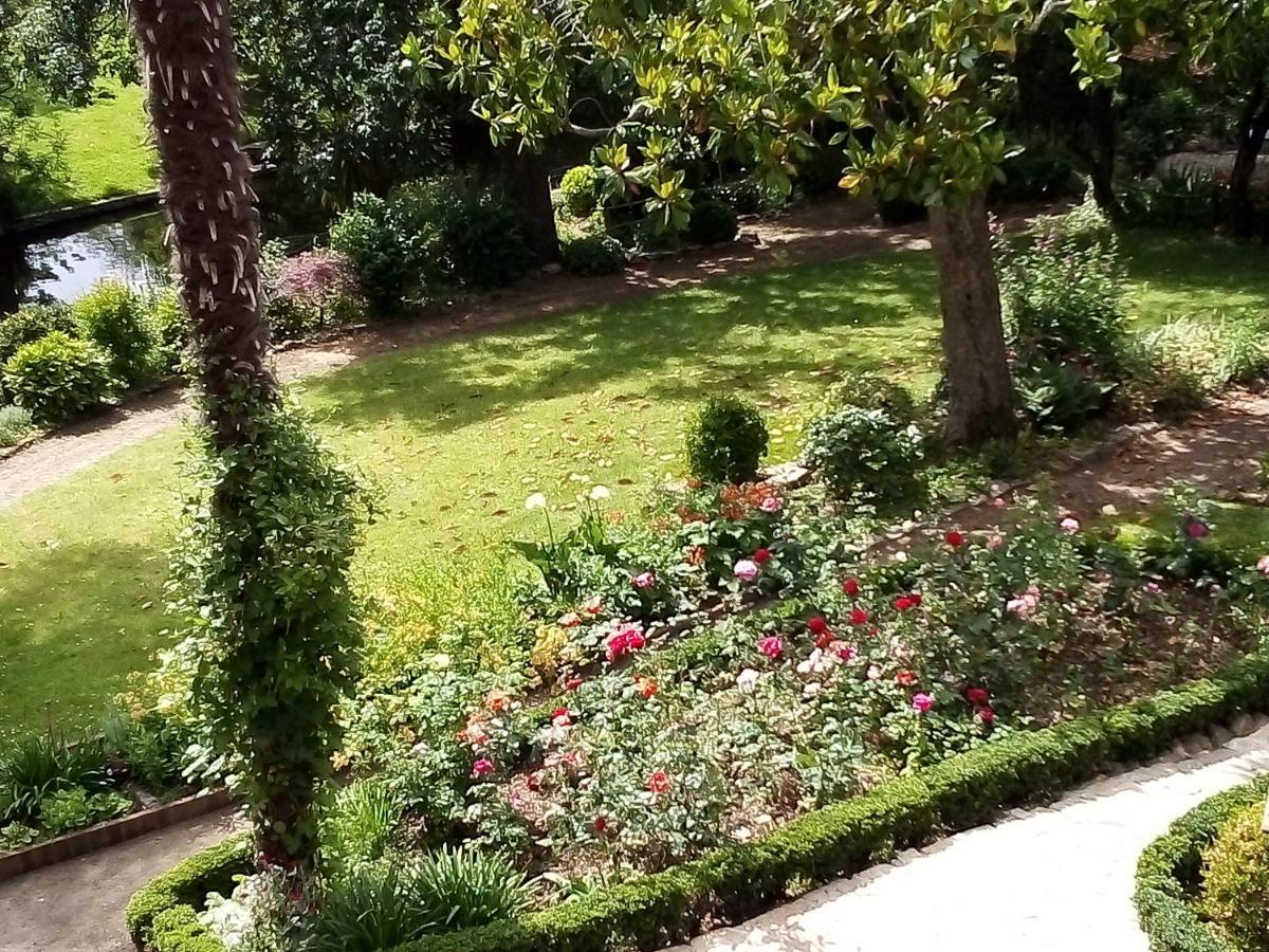 לינה וארוחת בוקר מונטגו Les Cedres מראה חיצוני תמונה